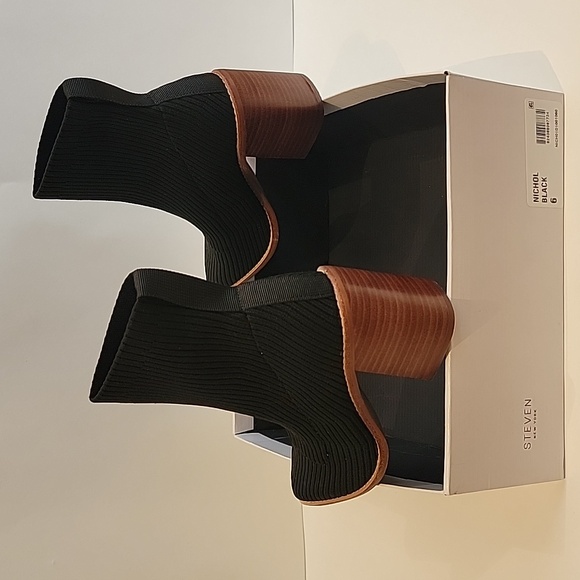 Steven Madden  Knit Booties Black Sz:6 - Picture 8 of 12